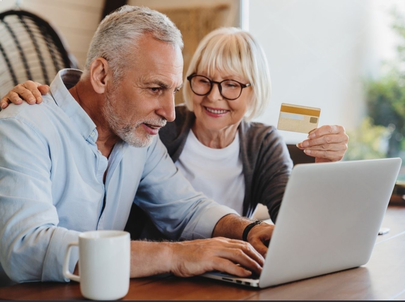 Zufriedene Kunden mit erfolgreicher Finanzierung